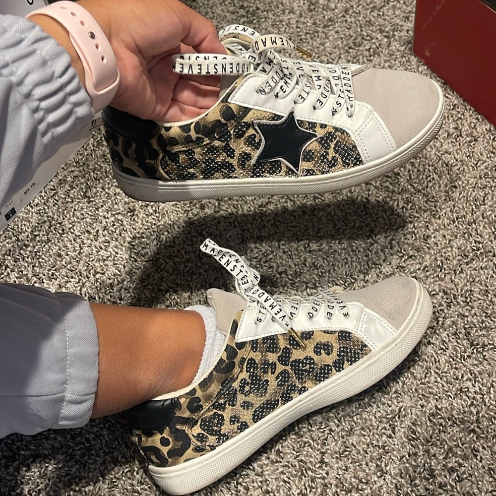 Steve Madden Sneakers